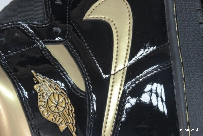 Hyperoad HIGH JORDAN METALLIC GOLD (2020) 1 RETRO BLACK 0707